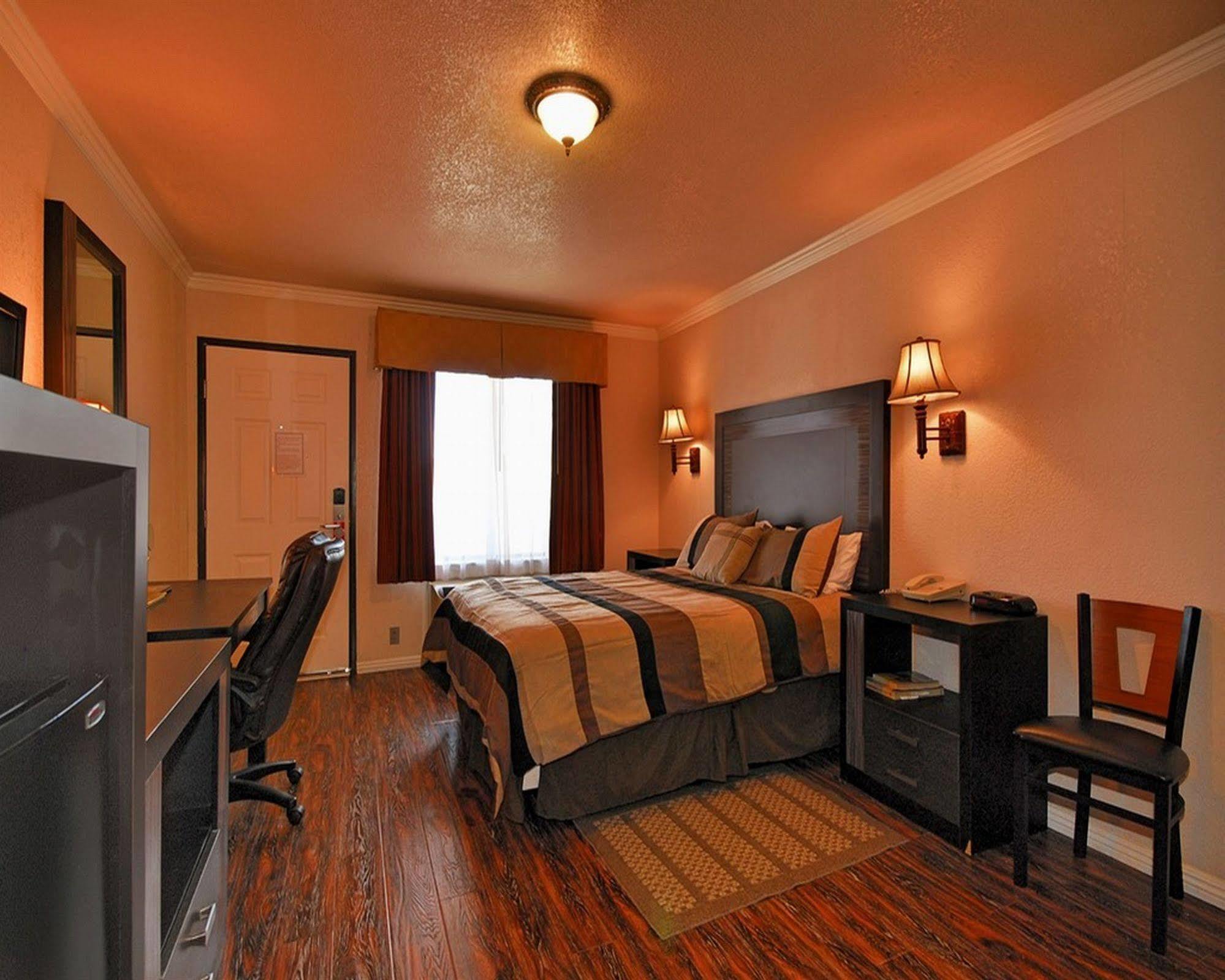 Santa Clarita Motel - Near Six Flags Magic Mountain - Valencia Dış mekan fotoğraf